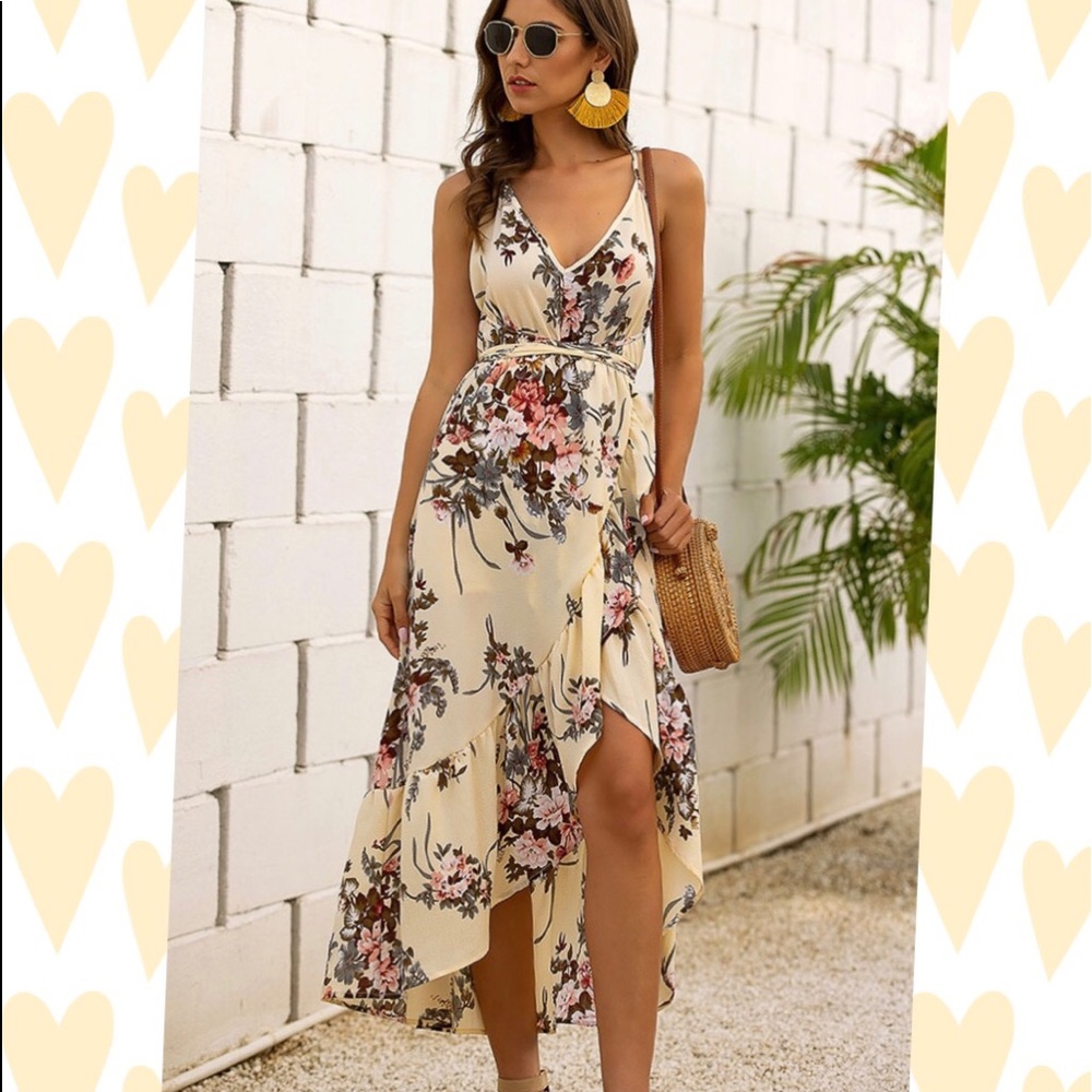 🌞New Listing🌞 Simply Chic Floral Dress